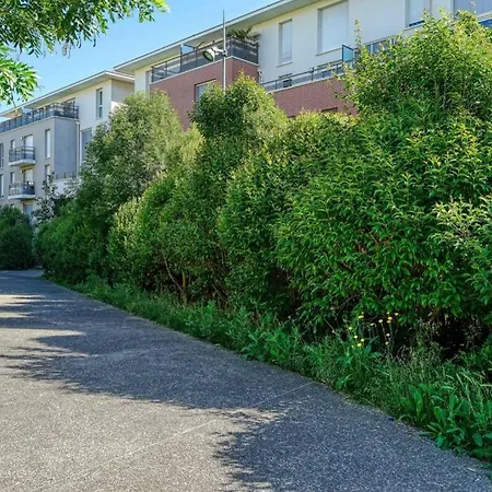 Spacieux Studio Avec Terrasse Et Parking